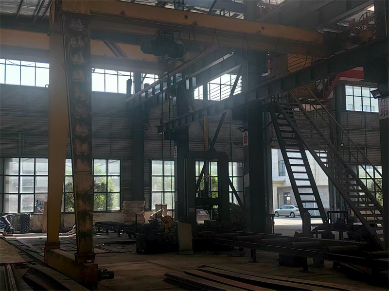 湖北九首建筑 | 组立机